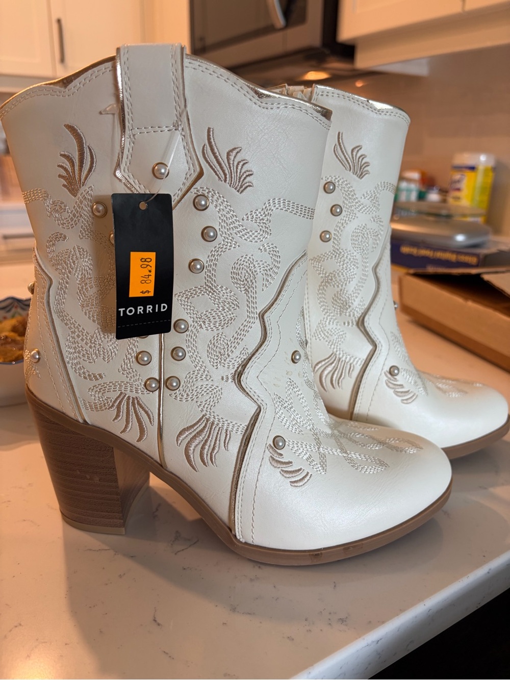 Torrid 7WW White Embroidered Western Ankle Boots